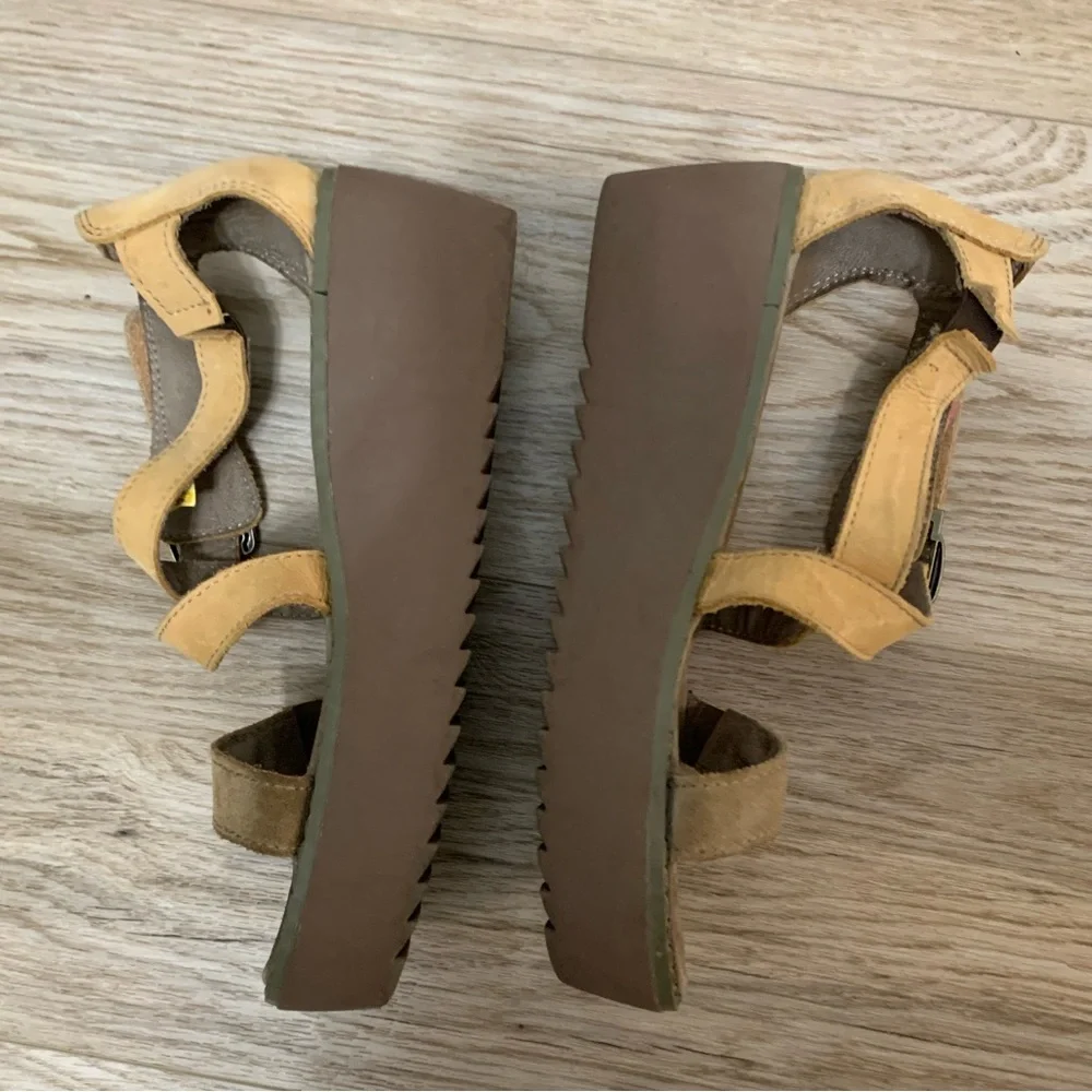 Y2k CAT Caterpillar Chunky Platform Sandals 8